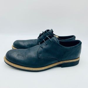 Ecco Men’s oxford style black leather laceup shoes